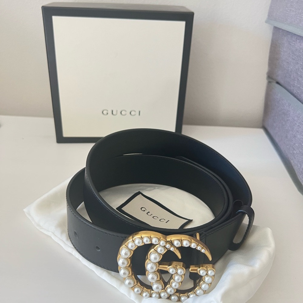 Gucci LEATHER BELT WITH PEARL DOUBLE G